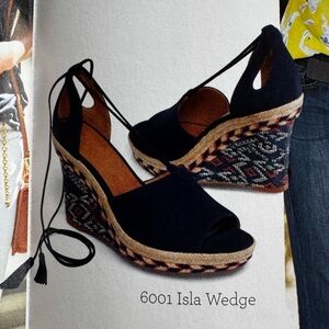CABI 6001 Isla Wedge Navy Blue Suede size 8